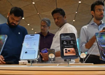 India tells smartphone makers to put state-run cyber safety app on new devices