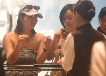 Kering Joins Investors Betting on China’s Gold Jewellery Boom