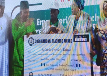 FG rewards best teacher with N50m, unveils EduRevamp