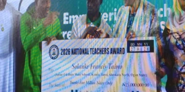 FG rewards best teacher with N50m, unveils EduRevamp