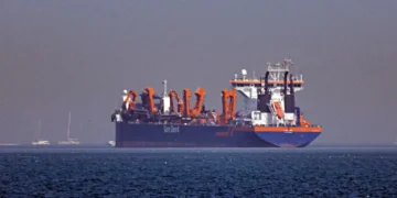 Attacks on Iran : Oil prices jump and shares fall as conflict escalates