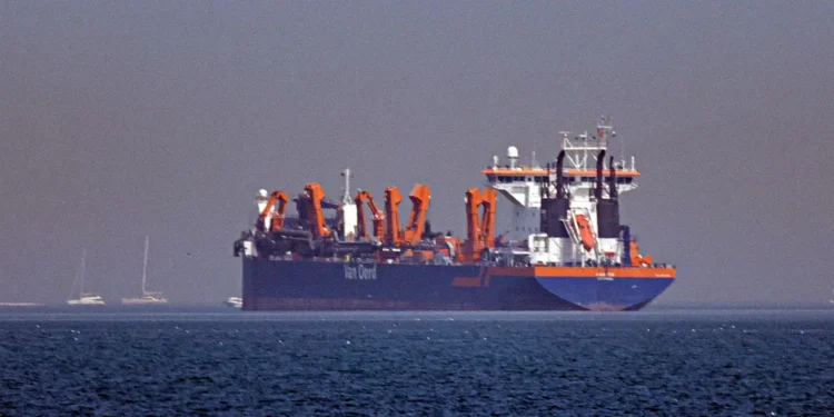 Attacks on Iran : Oil prices jump and shares fall as conflict escalates