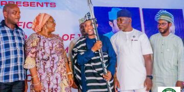 Benue SSG Decorates NYA President In Tiv Attire Hails Leadership Qualities