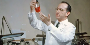 The scientist who developed the polio vaccine but refused to profit from it