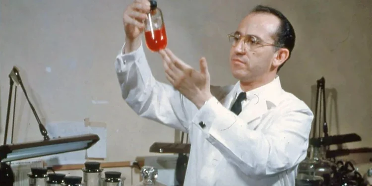The scientist who developed the polio vaccine but refused to profit from it